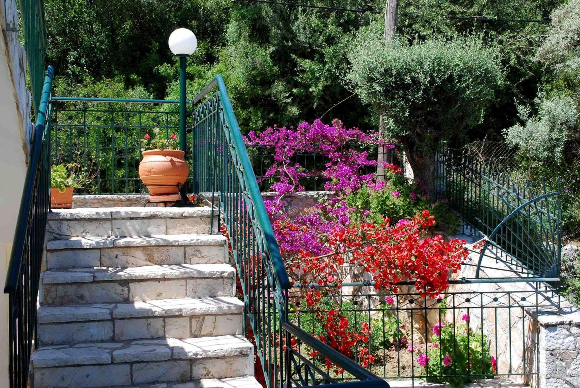 Villa Diana Nikiana Buitenkant foto